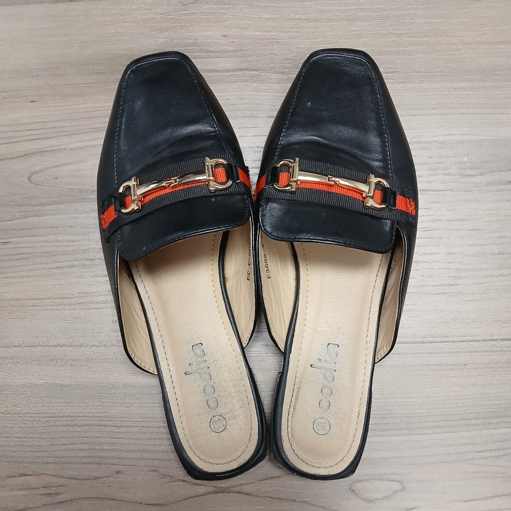 Codia Leather Black And Gold Women's Loafers, Size 39 (8 US)